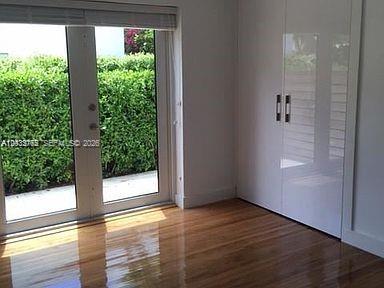 3 Farrey Ln #3, Miami Beach FL 33139