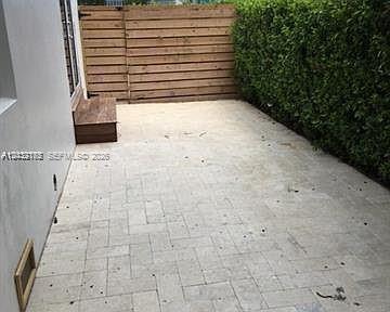 3 Farrey Ln #3, Miami Beach FL 33139