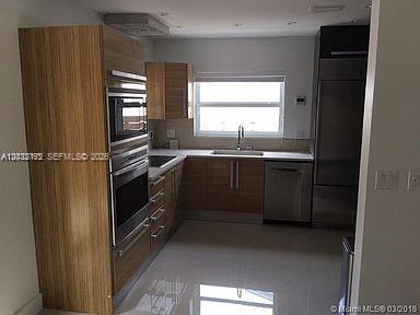 3 Farrey Ln #3, Miami Beach FL 33139