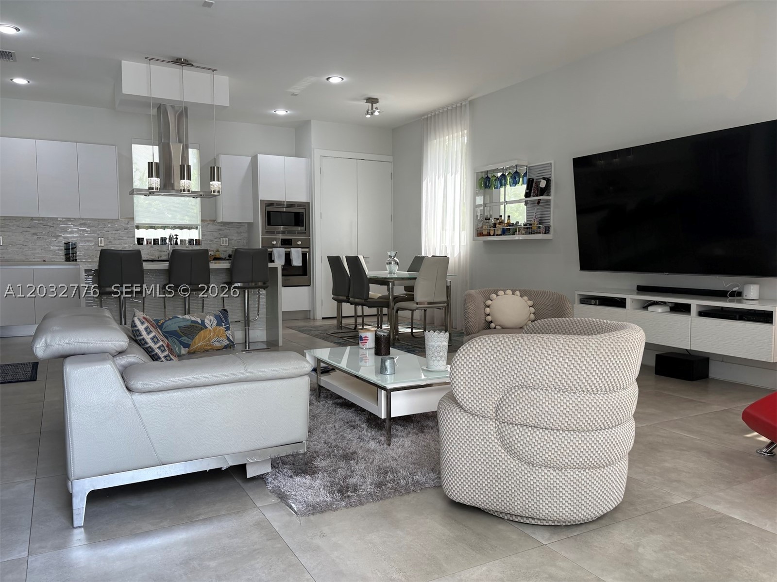 7433 NW 99th Ave, Doral FL 33178