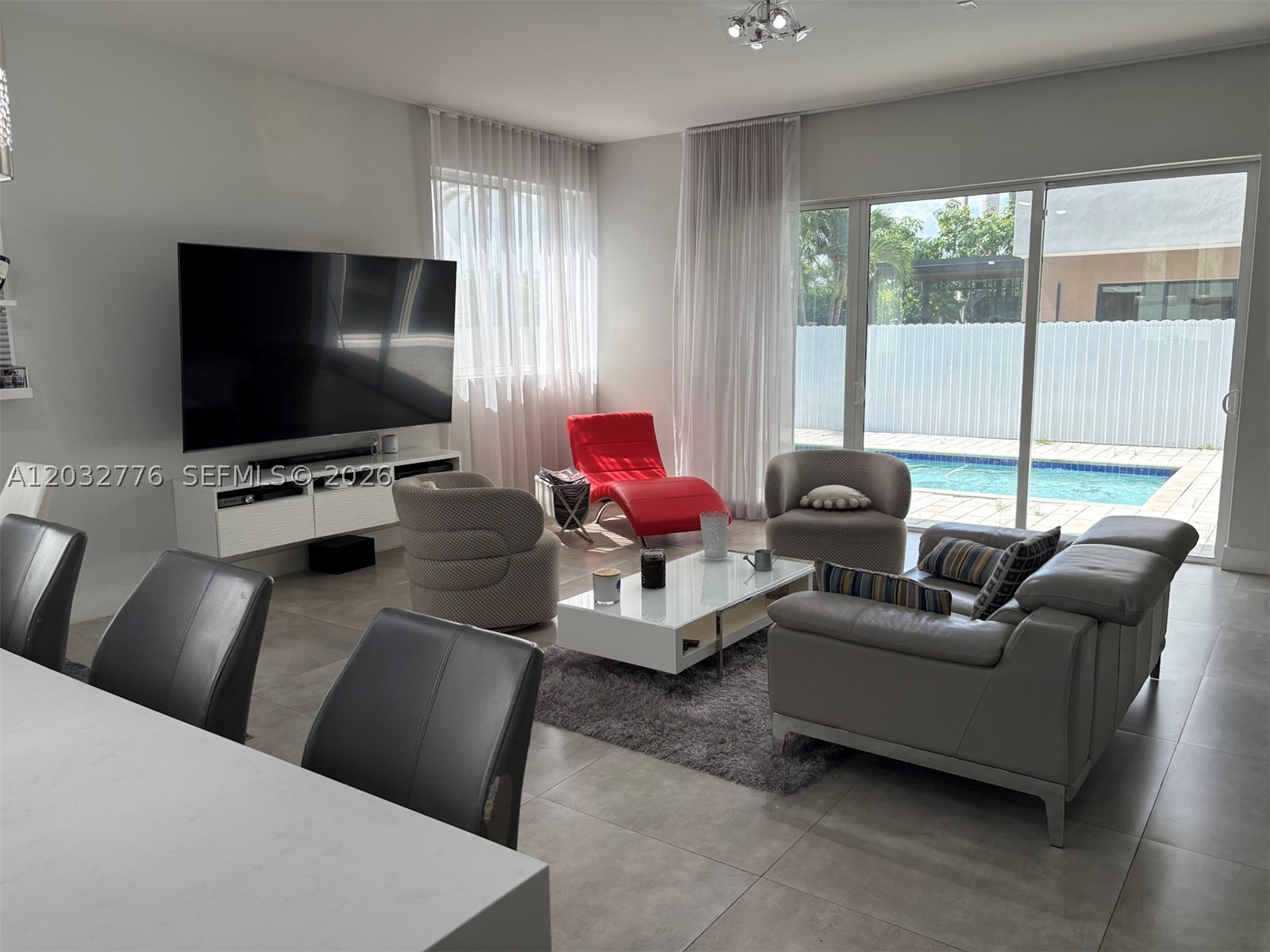 7433 NW 99th Ave, Doral FL 33178