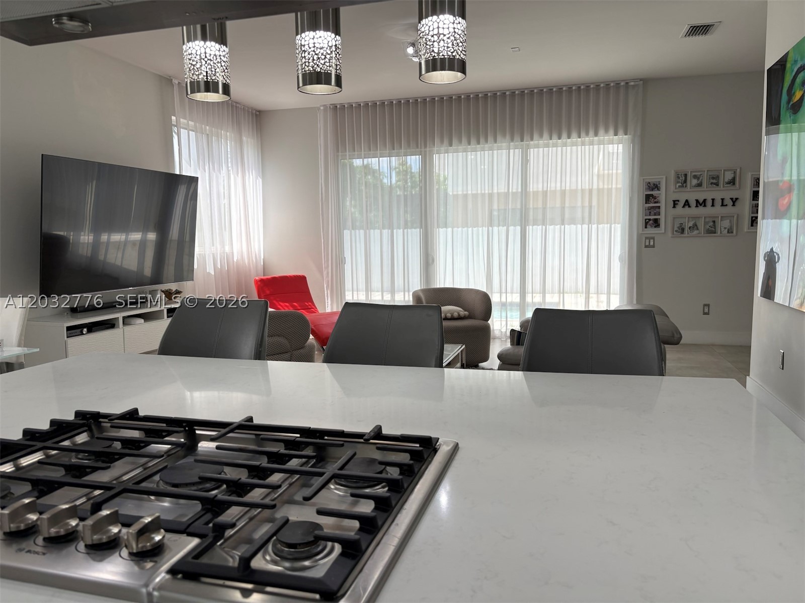 7433 NW 99th Ave, Doral FL 33178