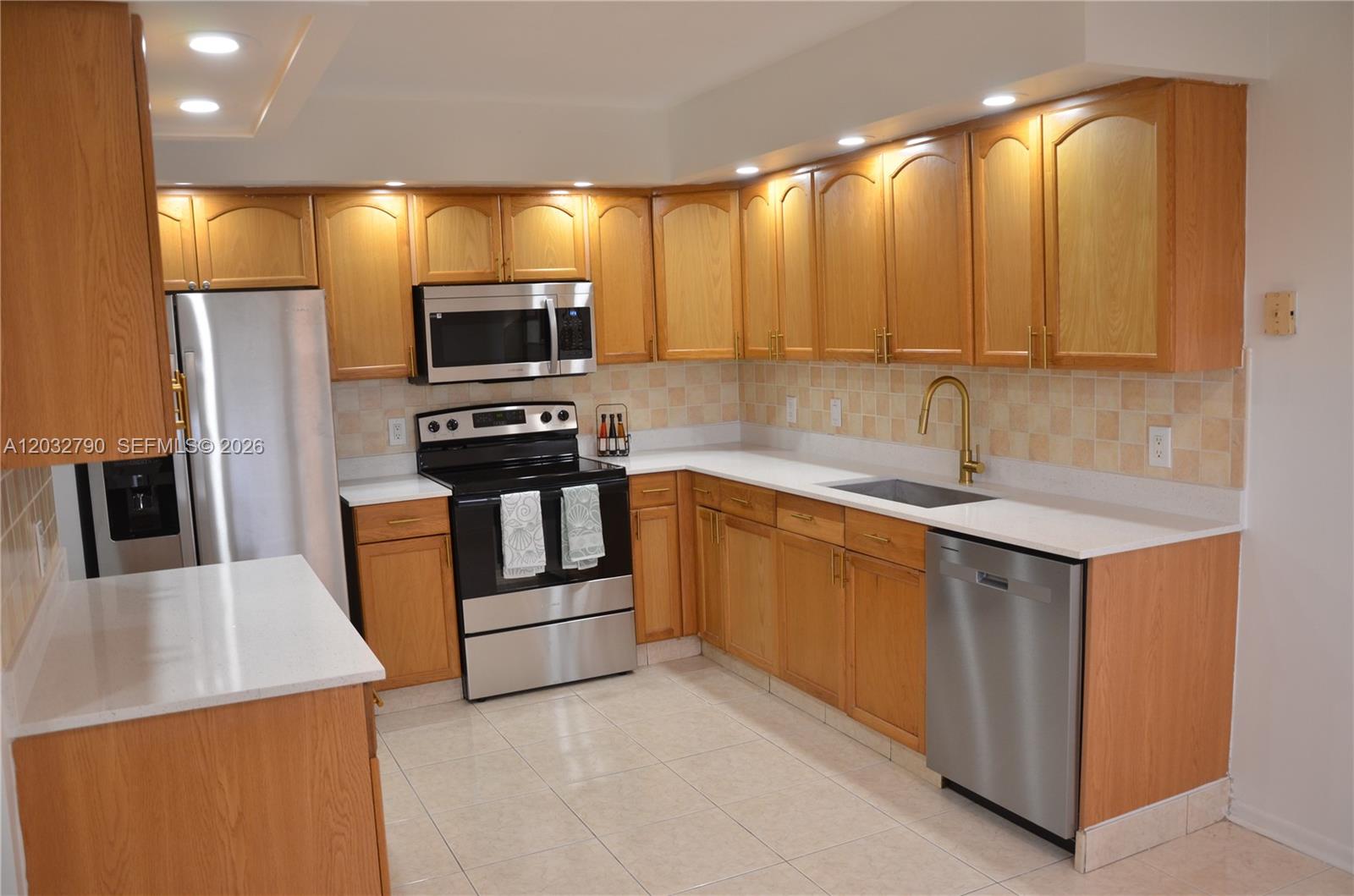 12600 SW 5th Ct #415L, Pembroke Pines FL 33027