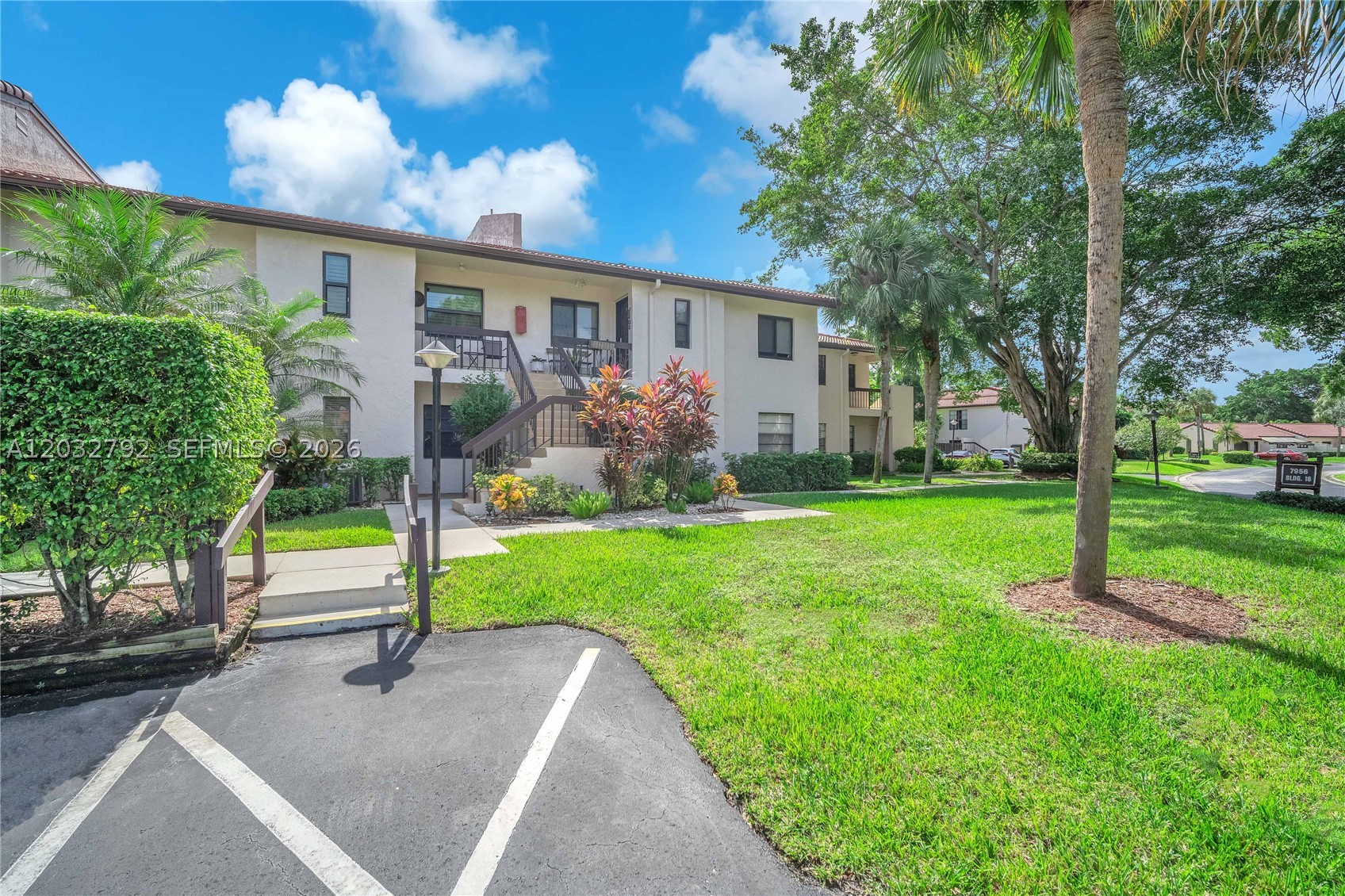 7956 Eastlake Dr #F, Boca Raton FL 33433