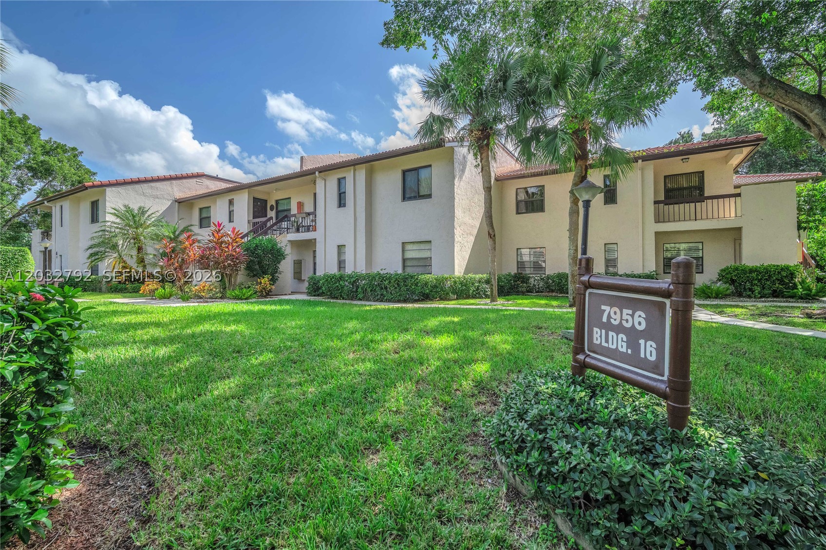 7956 Eastlake Dr #F, Boca Raton FL 33433