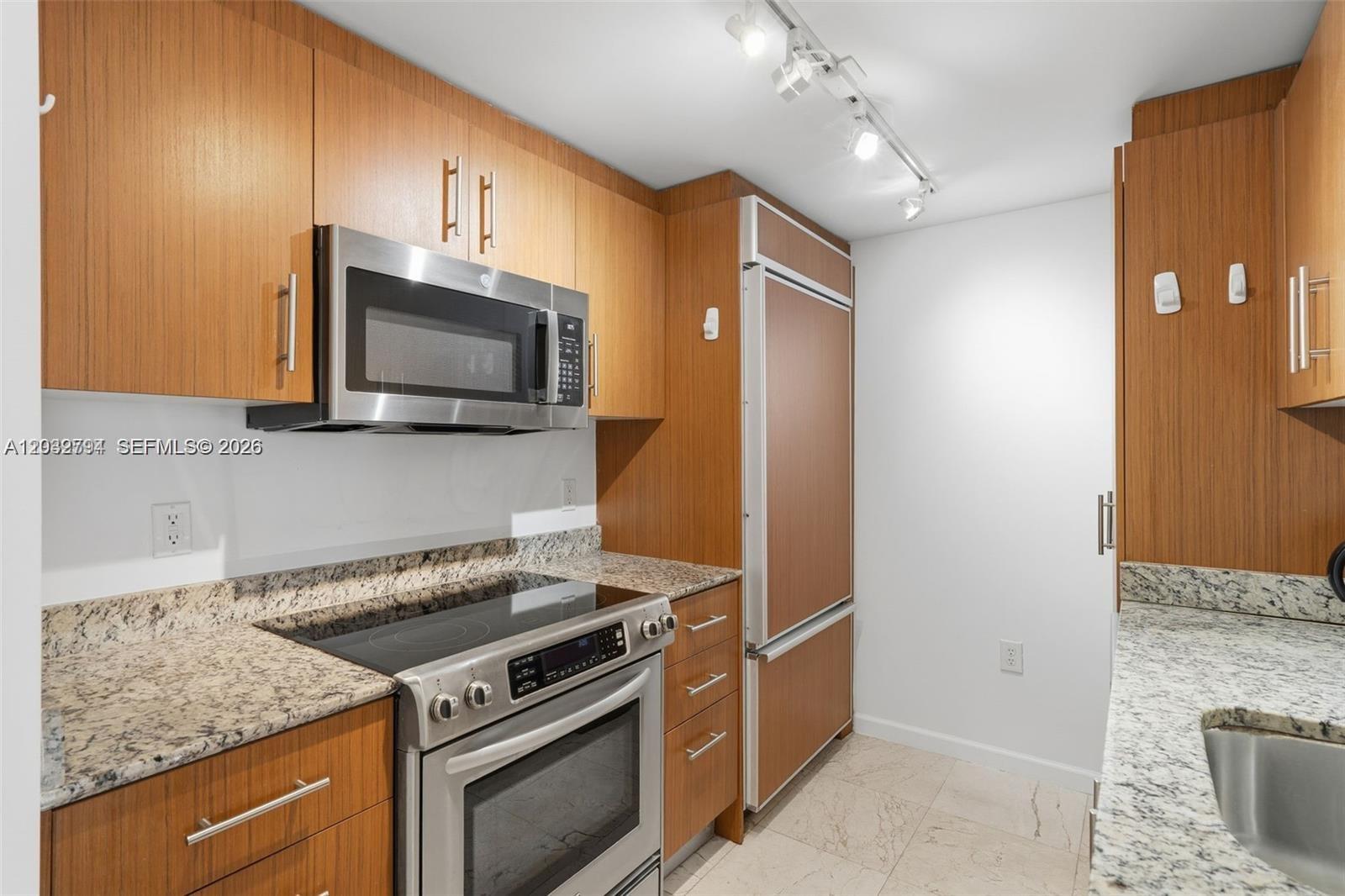 10275 Collins Ave #718, Bal Harbour FL 33154