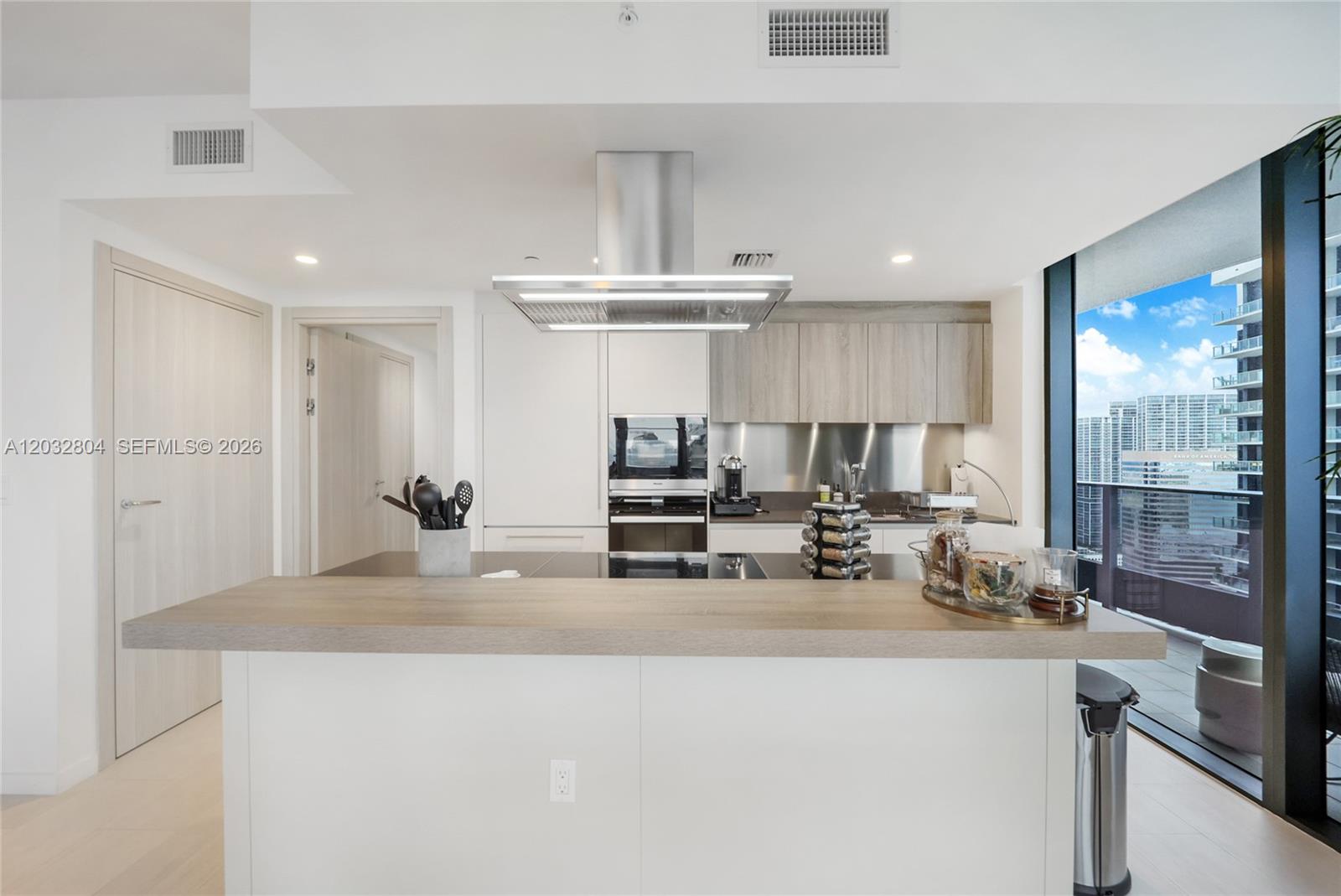 1000 Brickell Plz #4401, Miami FL 33131