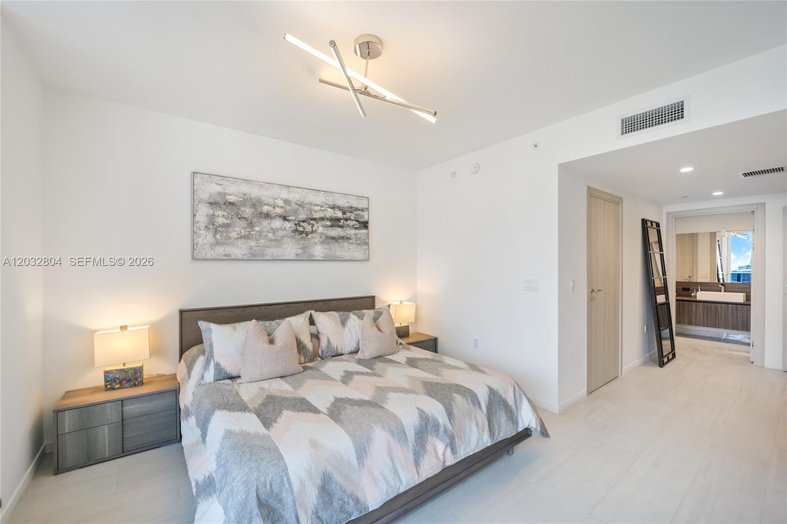 1000 Brickell Plz #4401, Miami FL 33131