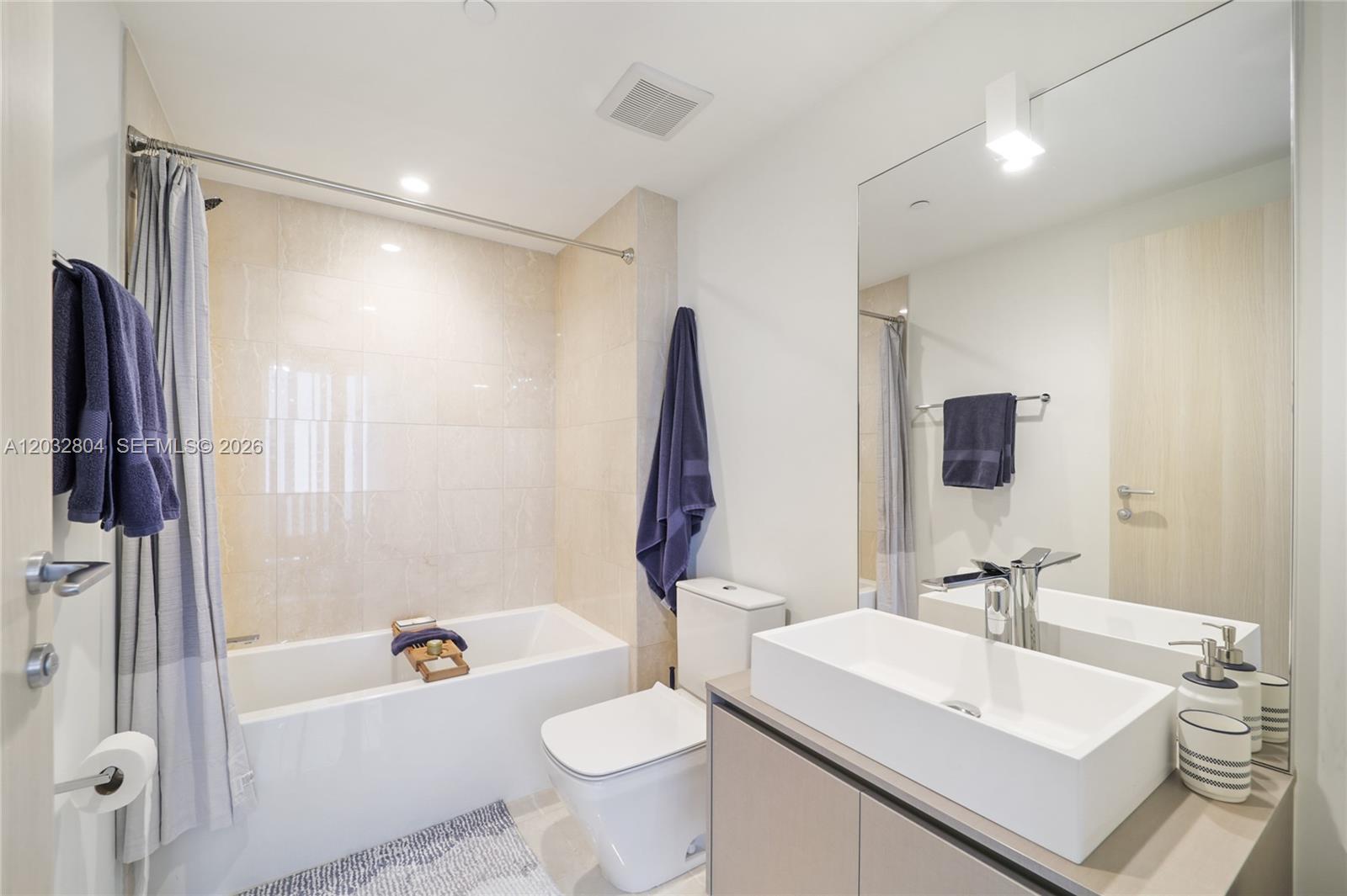 1000 Brickell Plz #4401, Miami FL 33131