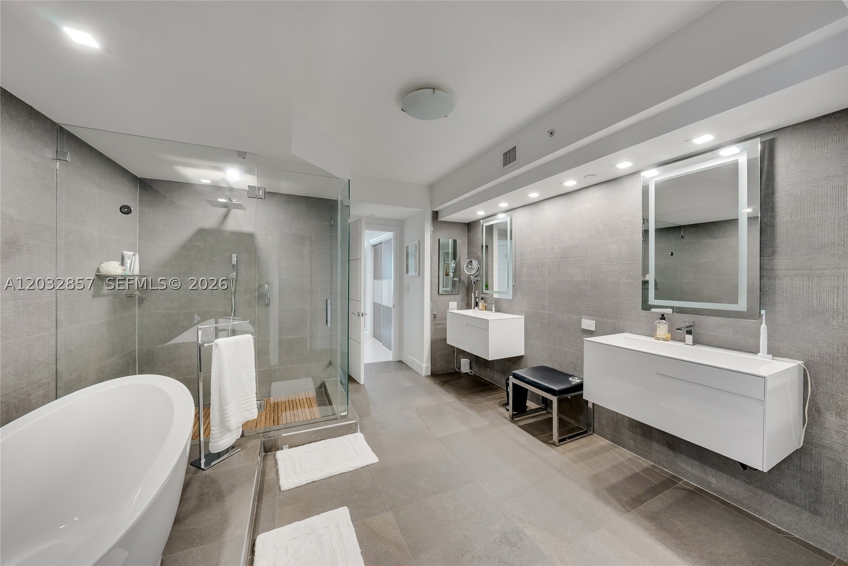 3201 NE 183rd St #1806, Aventura FL 33160