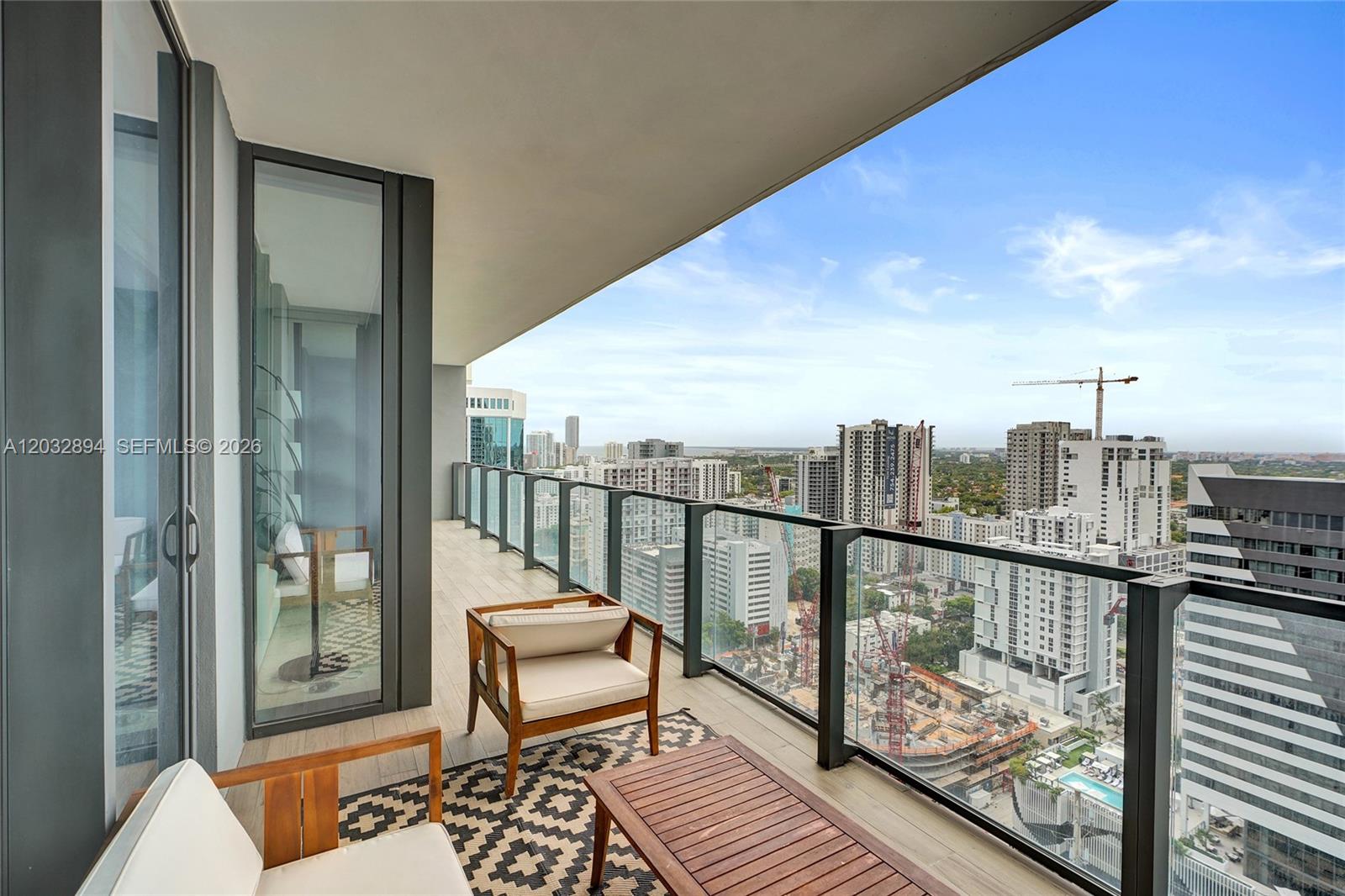 88 SW 7th St #2210, Miami FL 33130