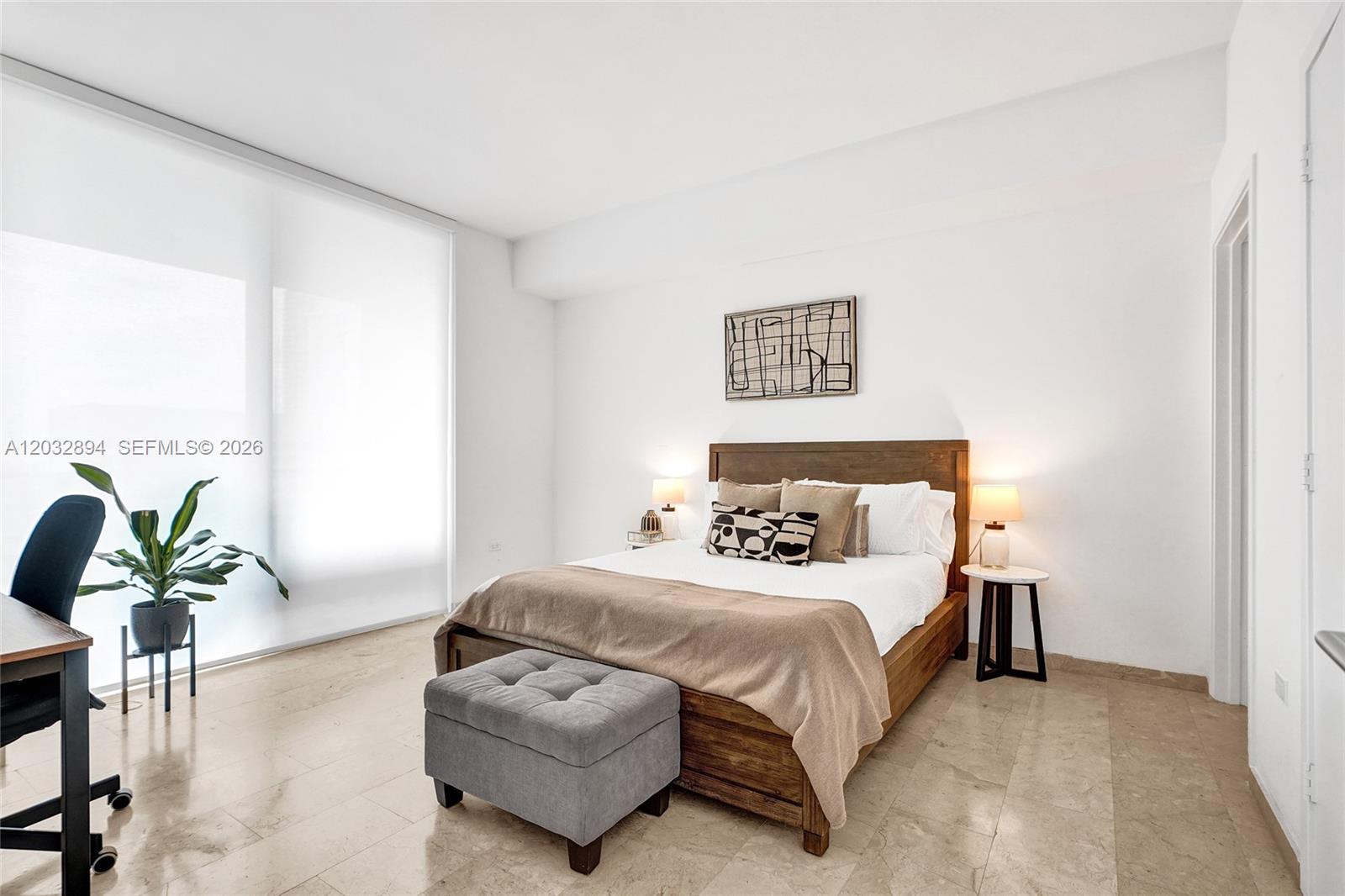 88 SW 7th St #2210, Miami FL 33130