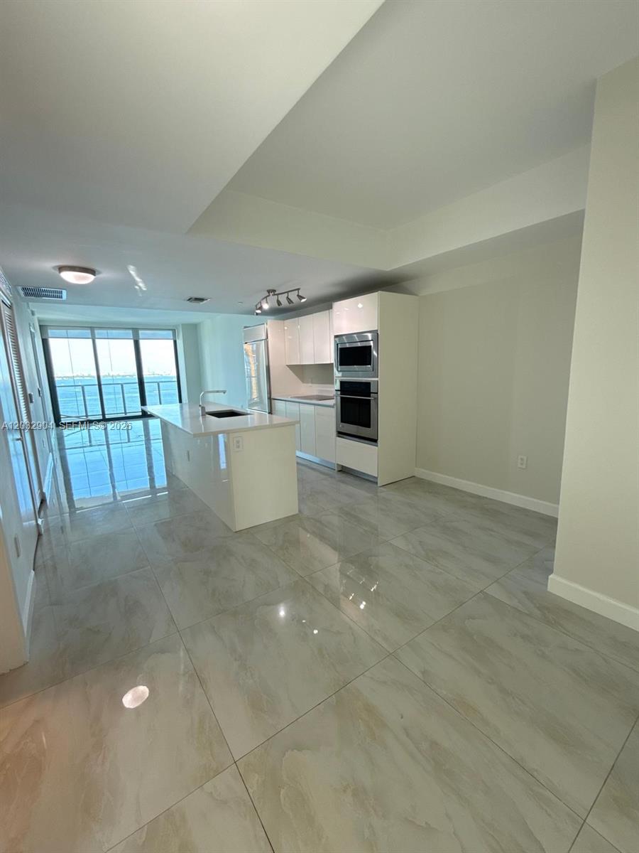 460 NE 28th St #1907, Miami FL 33137