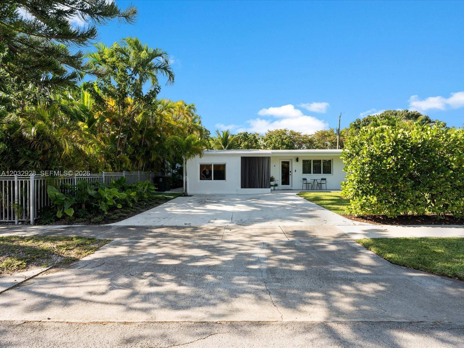 1945 Alamanda Dr, North Miami FL 33181