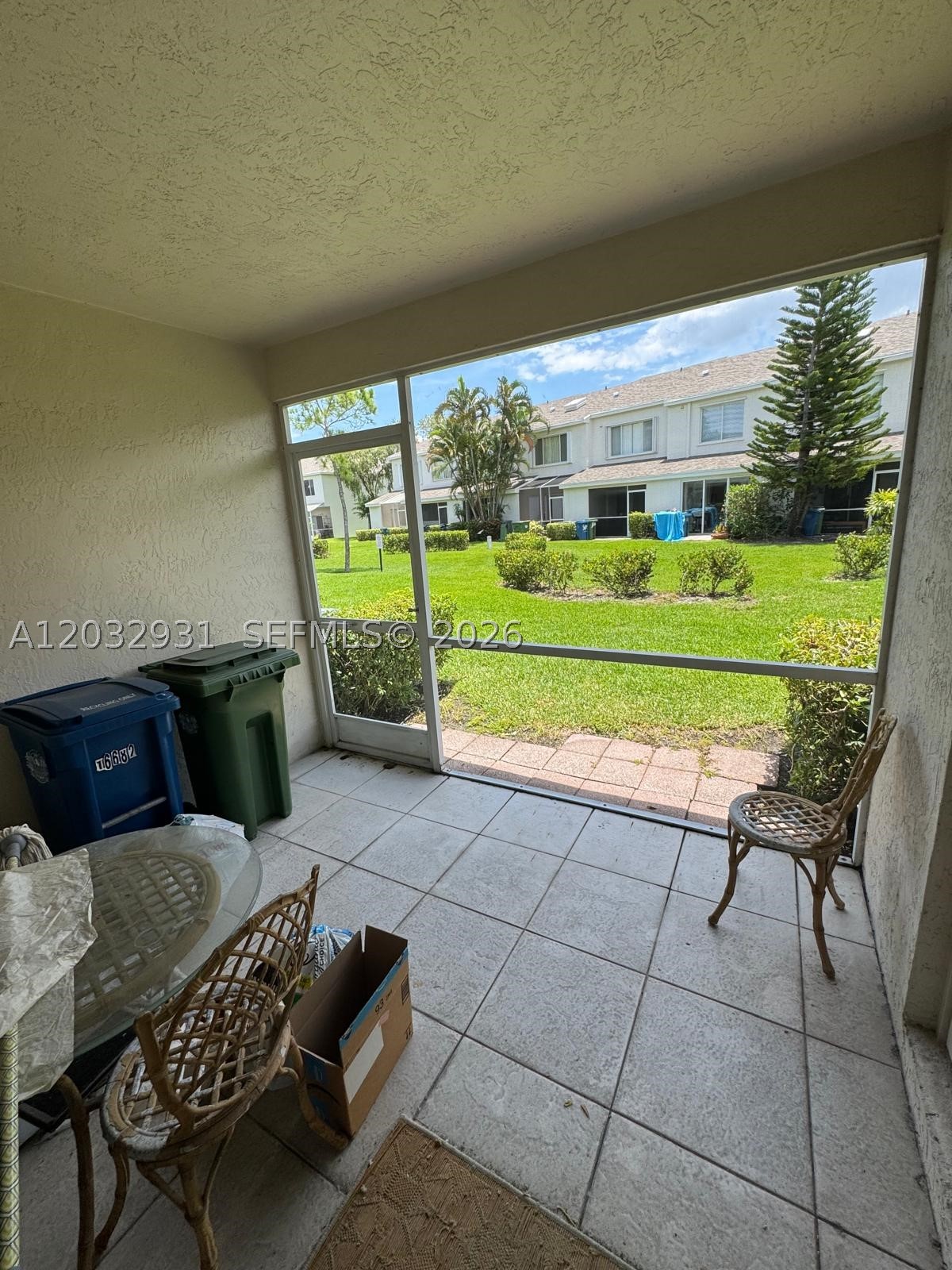 16682 Hemingway Dr, Weston FL 33326