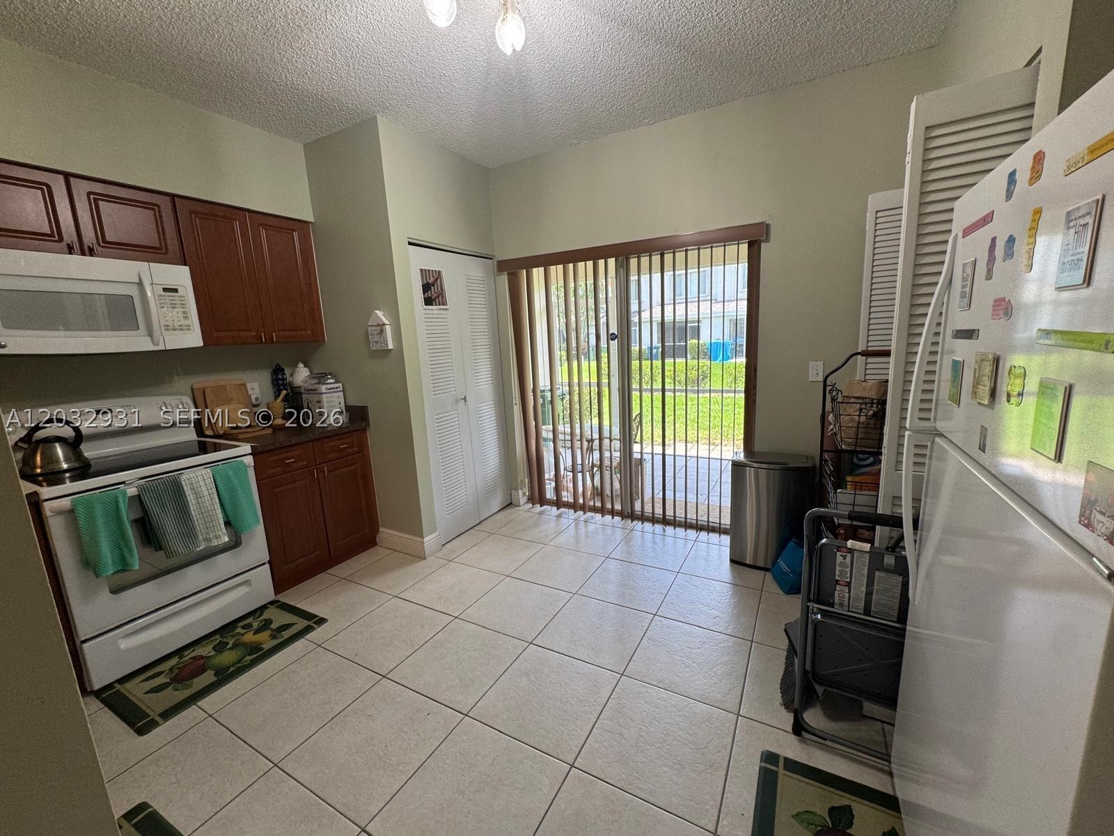 16682 Hemingway Dr, Weston FL 33326