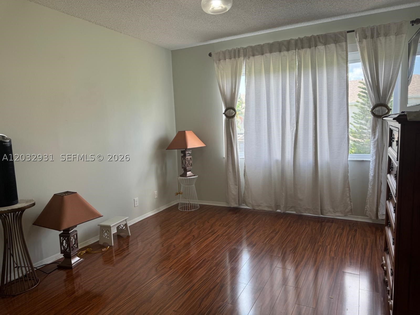 16682 Hemingway Dr, Weston FL 33326
