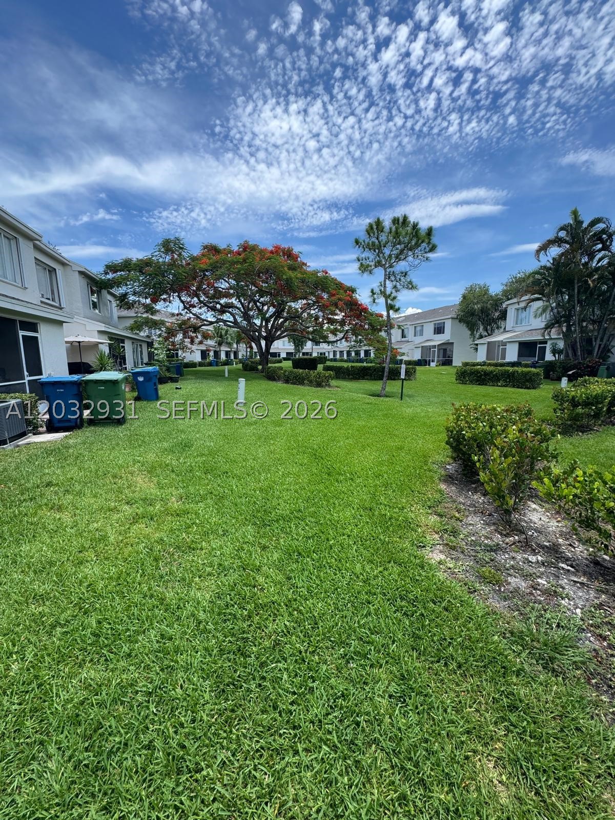16682 Hemingway Dr, Weston FL 33326