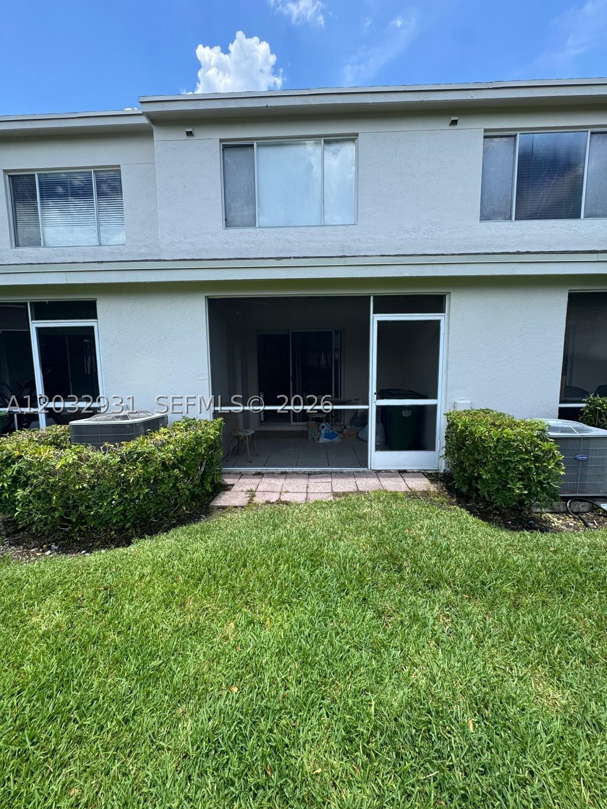 16682 Hemingway Dr, Weston FL 33326