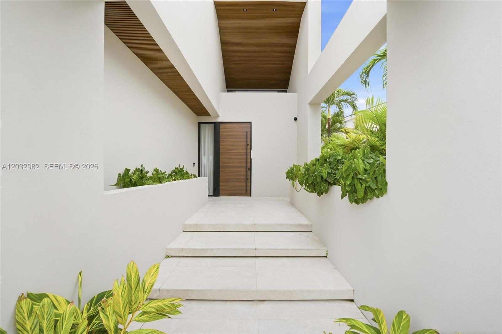 1050 Stillwater Dr, Miami Beach FL 33141
