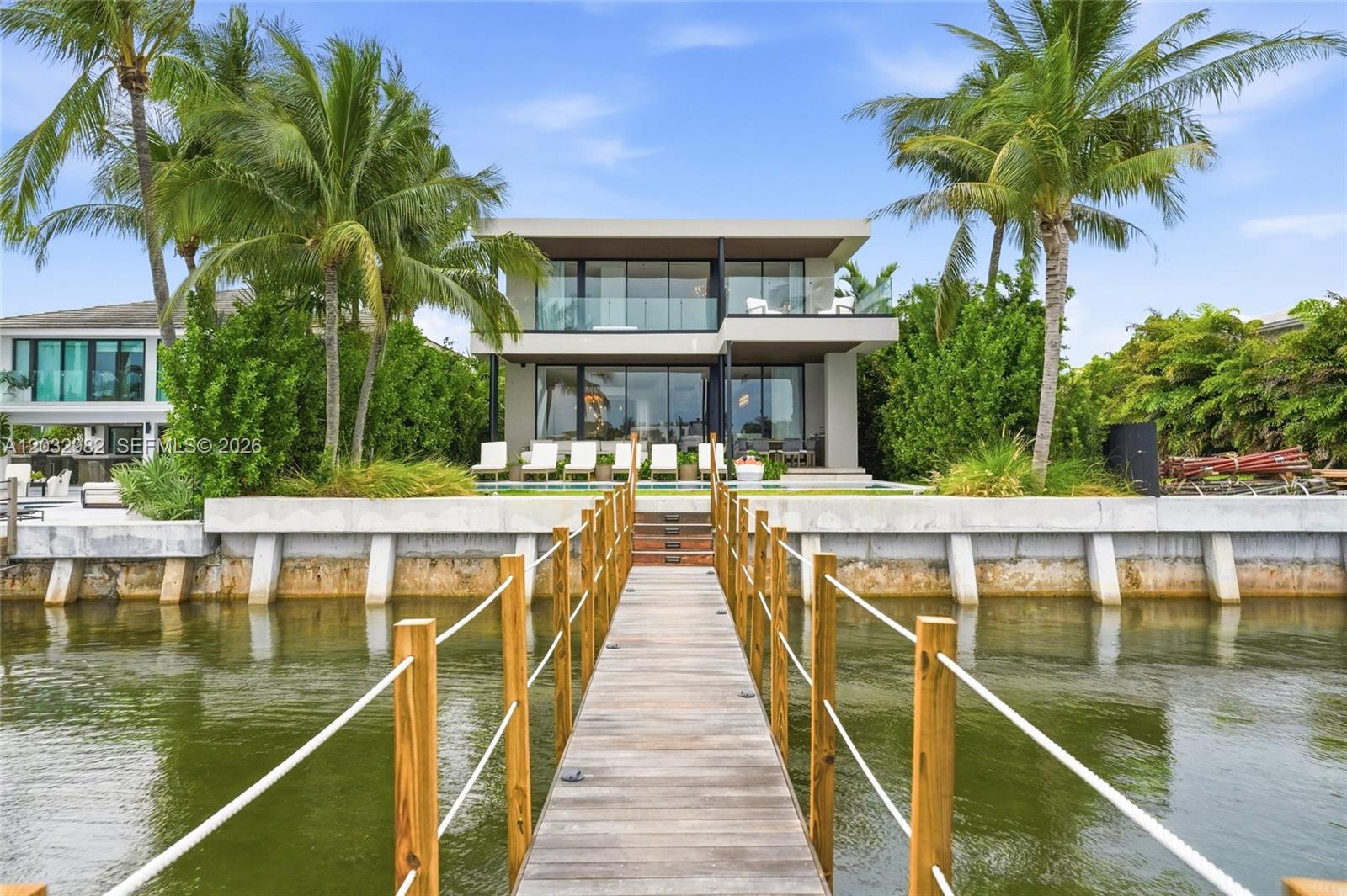 1050 Stillwater Dr, Miami Beach FL 33141