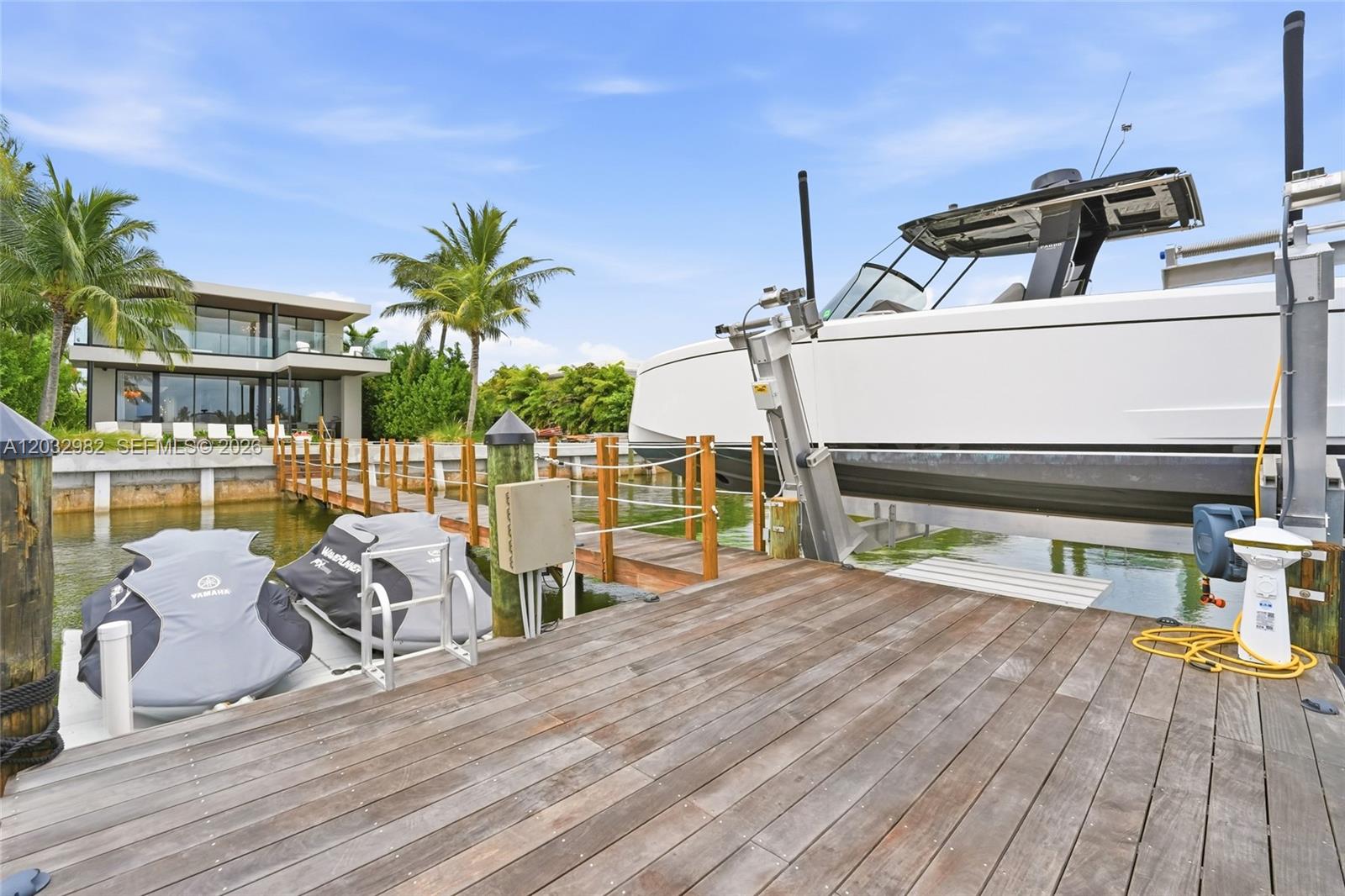 1050 Stillwater Dr, Miami Beach FL 33141