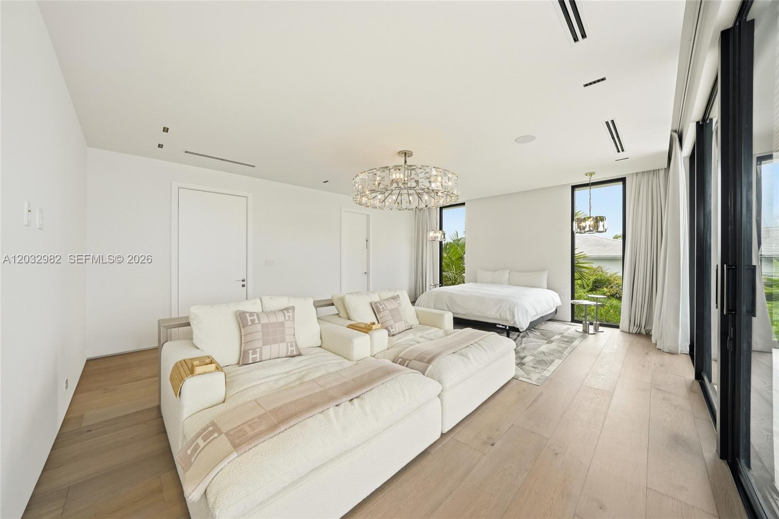 1050 Stillwater Dr, Miami Beach FL 33141
