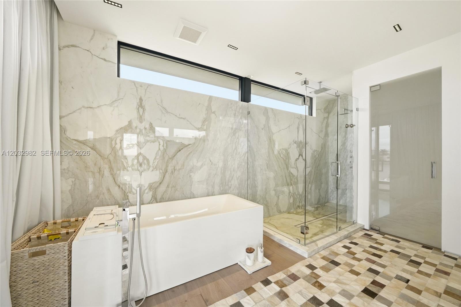 1050 Stillwater Dr, Miami Beach FL 33141
