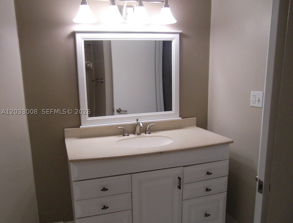 2871 N Oakland Forest Dr #308, Oakland Park FL 33309