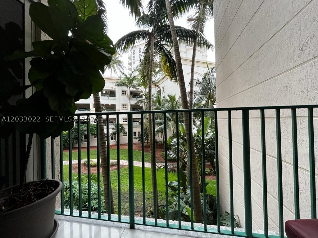 19900 E Country Club Dr #218, Aventura FL 33180