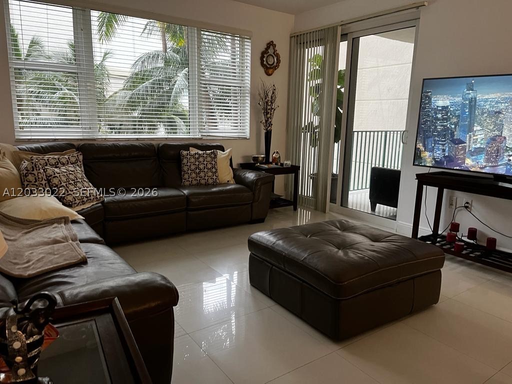 19900 E Country Club Dr #218, Aventura FL 33180