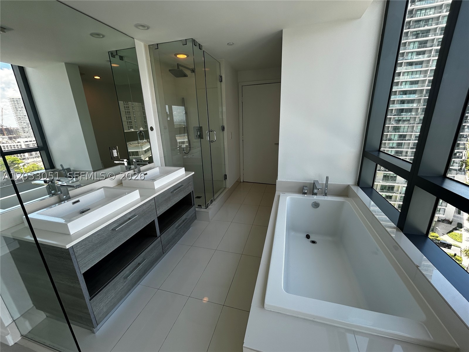 650 NE 32nd St #1608, Miami FL 33137