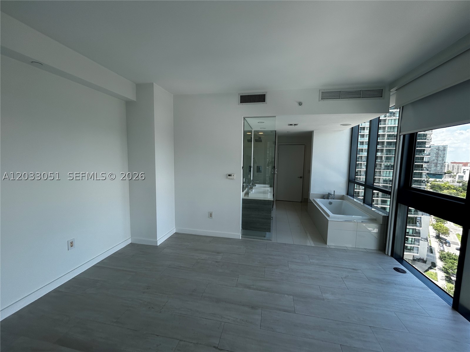 650 NE 32nd St #1608, Miami FL 33137
