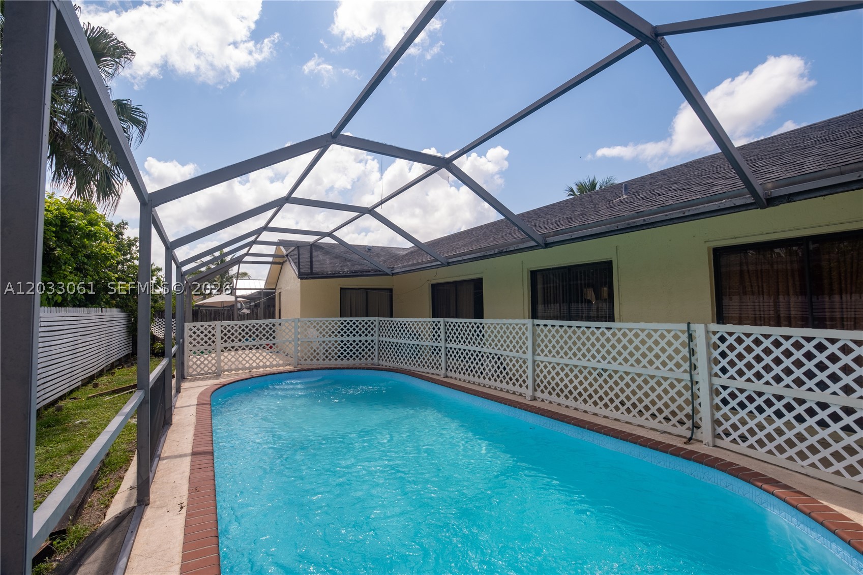 8521 NW 53rd St #0, Lauderhill FL 33351