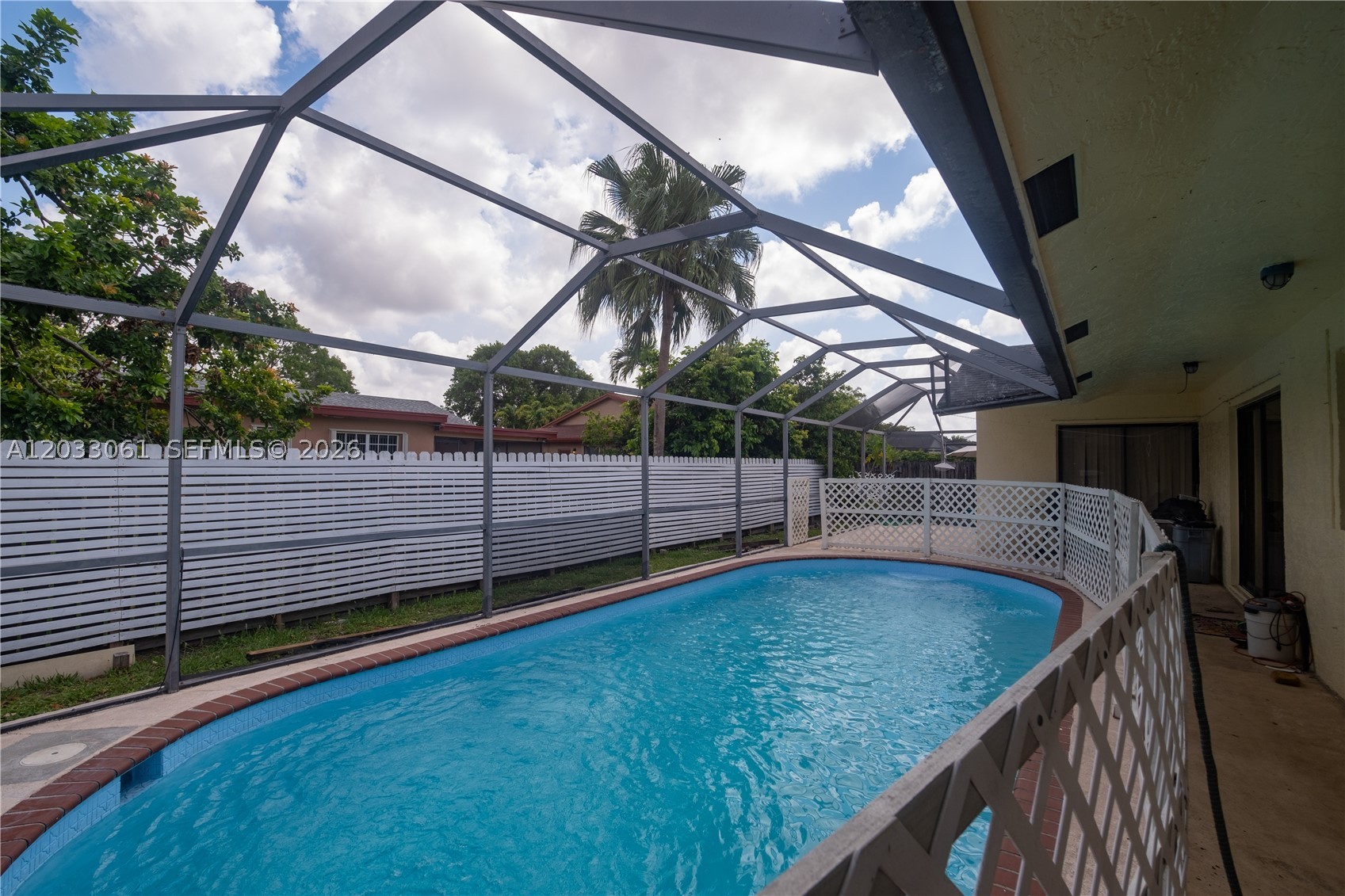 8521 NW 53rd St #0, Lauderhill FL 33351