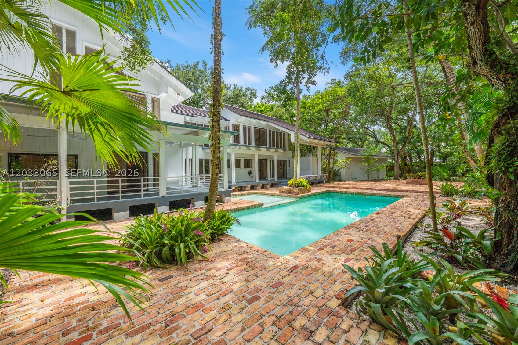 5600 Oakwood Ln, Coral Gables FL 33156