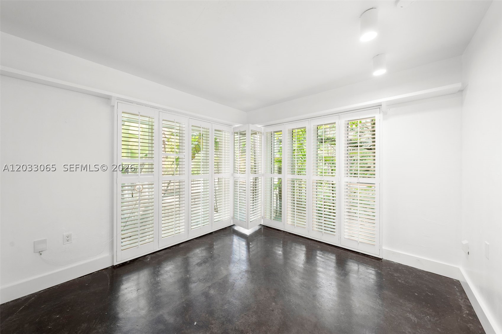 5600 Oakwood Ln, Coral Gables FL 33156