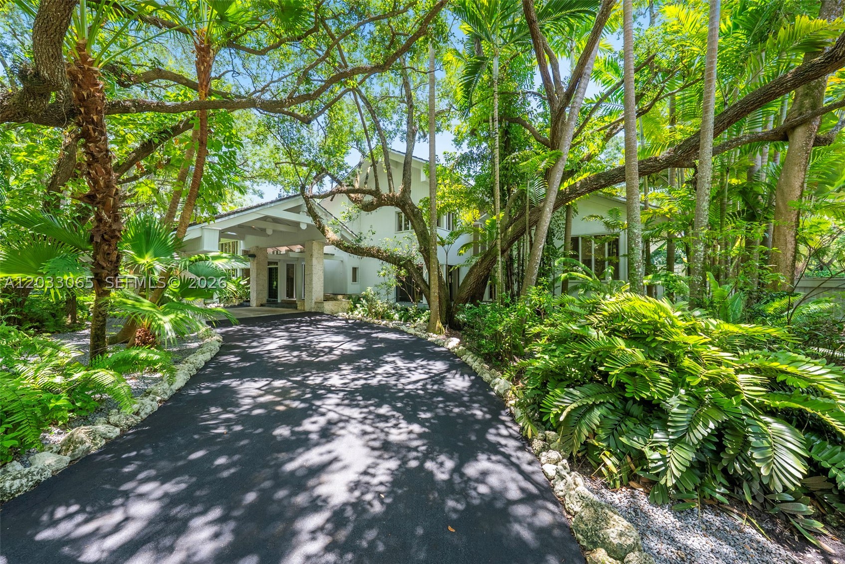 5600 Oakwood Ln, Coral Gables FL 33156