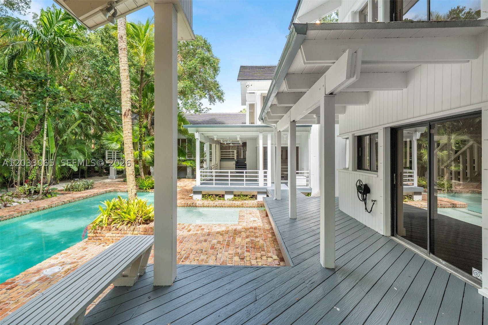 5600 Oakwood Ln, Coral Gables FL 33156