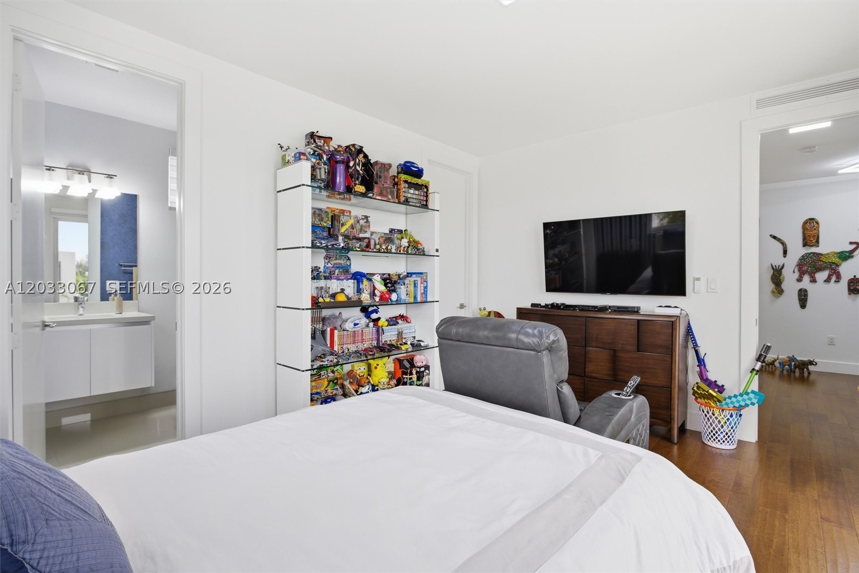 7472 NW 100th Ave, Doral FL 33178