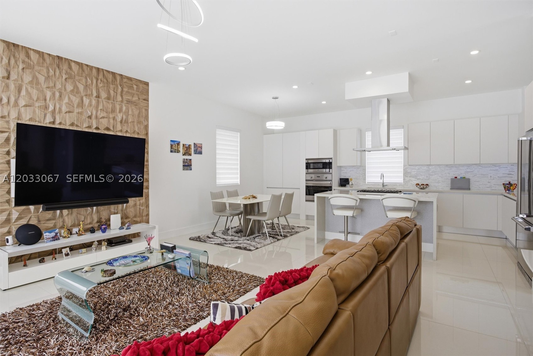 7472 NW 100th Ave, Doral FL 33178