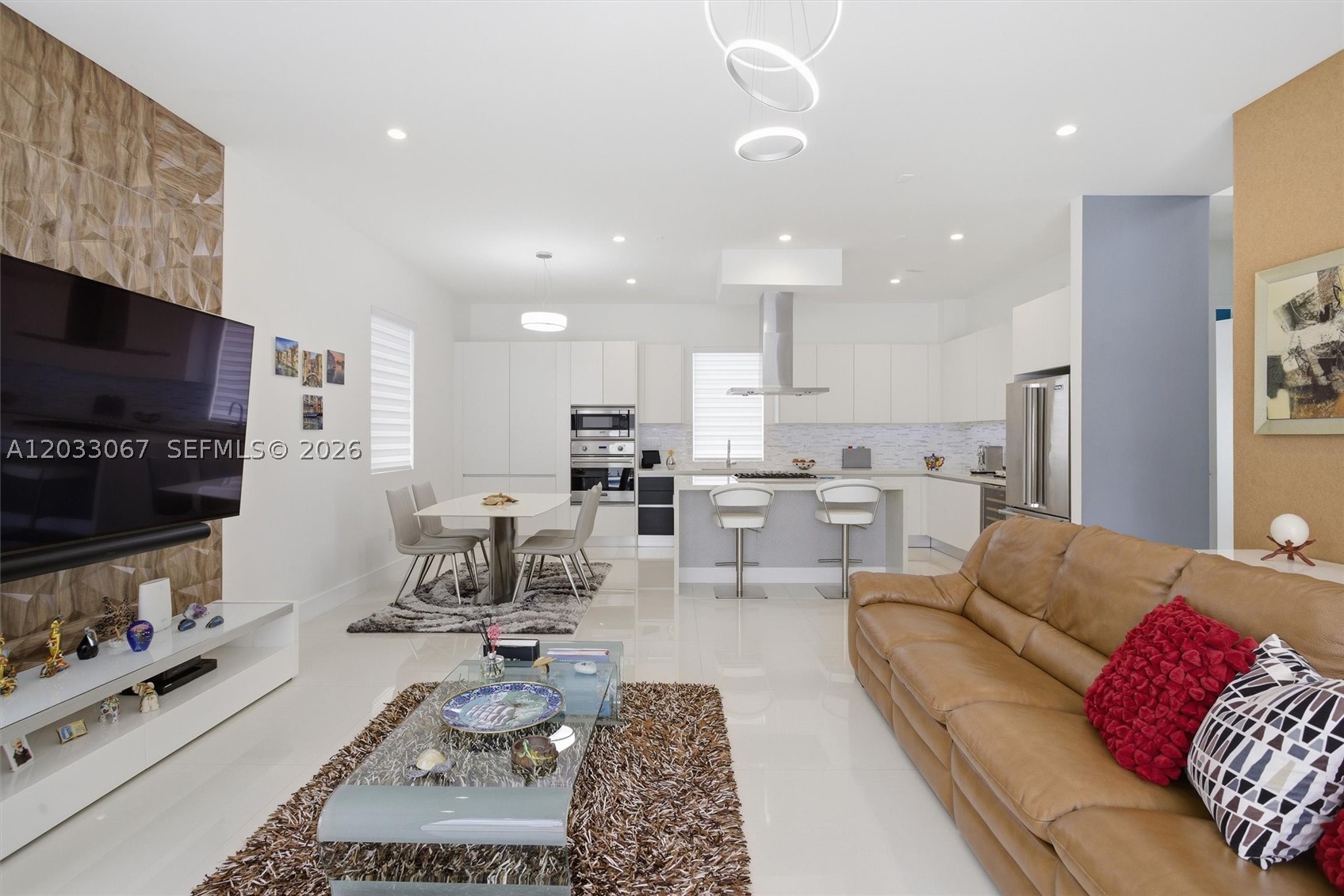 7472 NW 100th Ave, Doral FL 33178