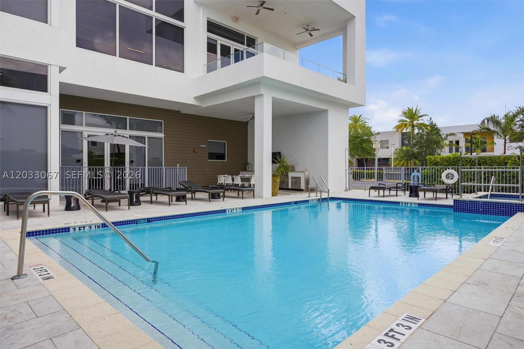 7472 NW 100th Ave, Doral FL 33178