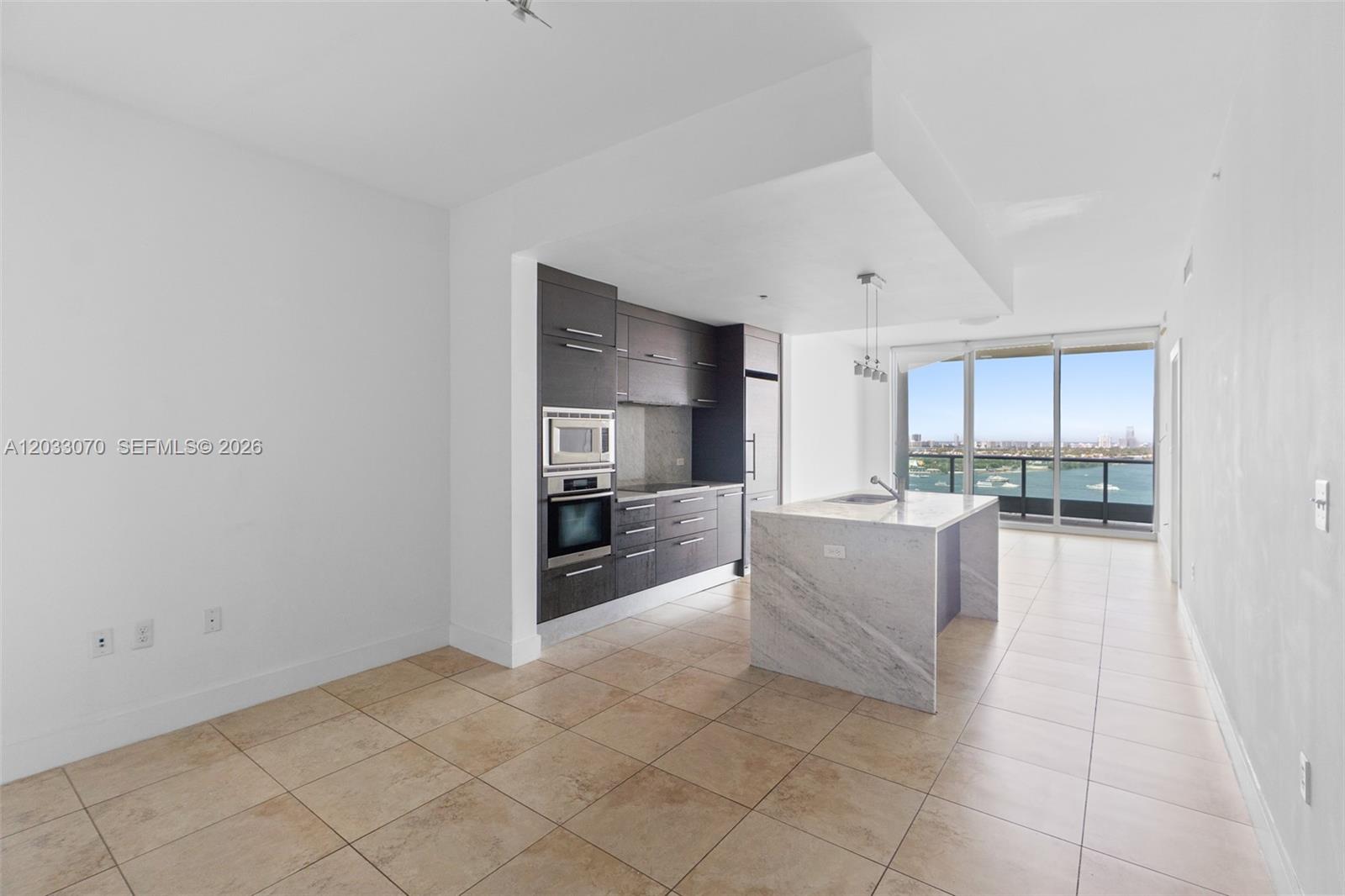 900 Biscayne Blvd #2304, Miami FL 33132
