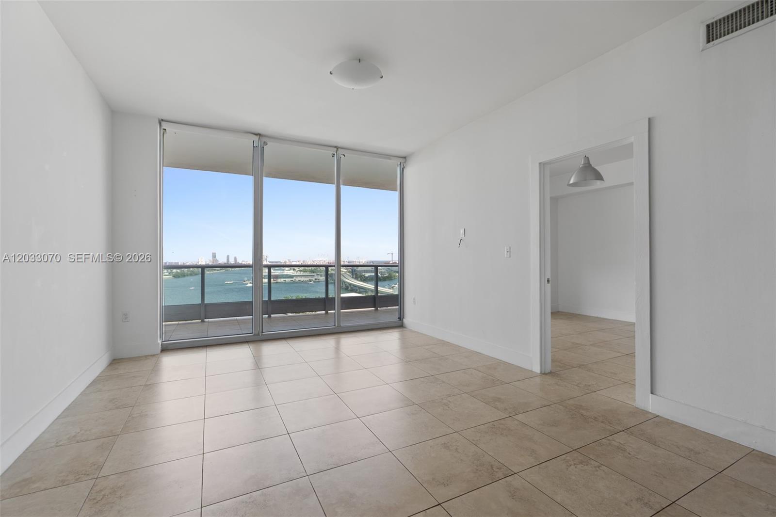 900 Biscayne Blvd #2304, Miami FL 33132