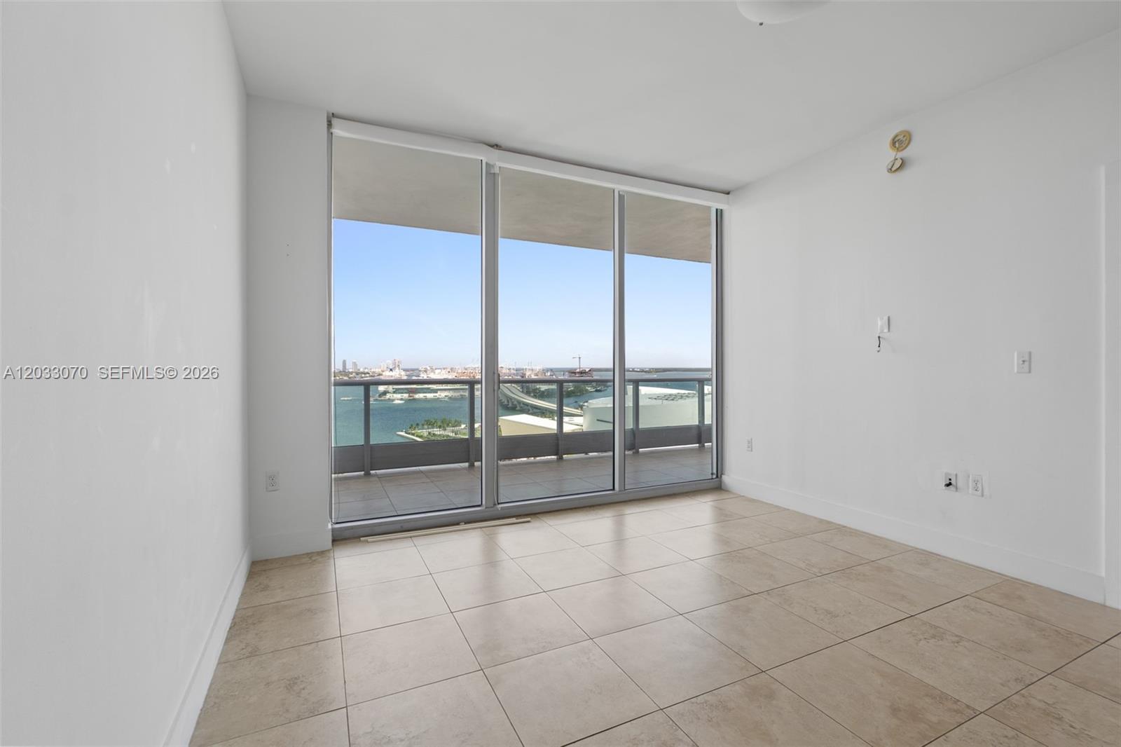 900 Biscayne Blvd #2304, Miami FL 33132