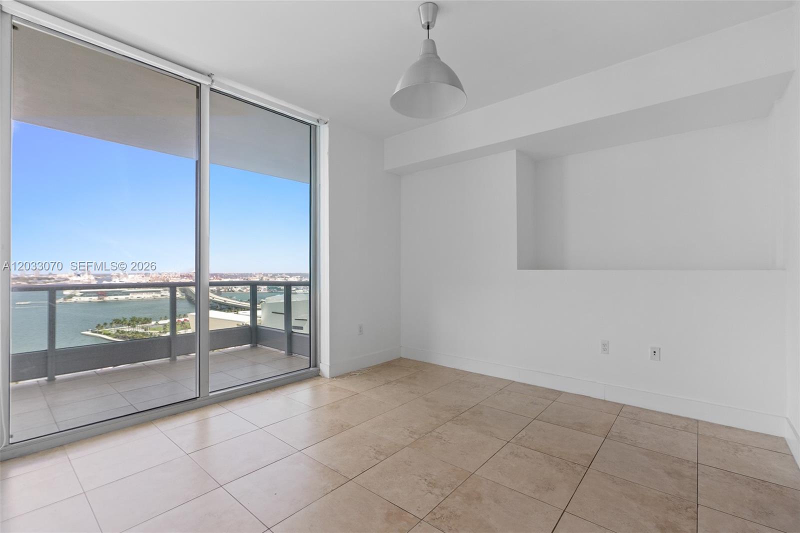 900 Biscayne Blvd #2304, Miami FL 33132