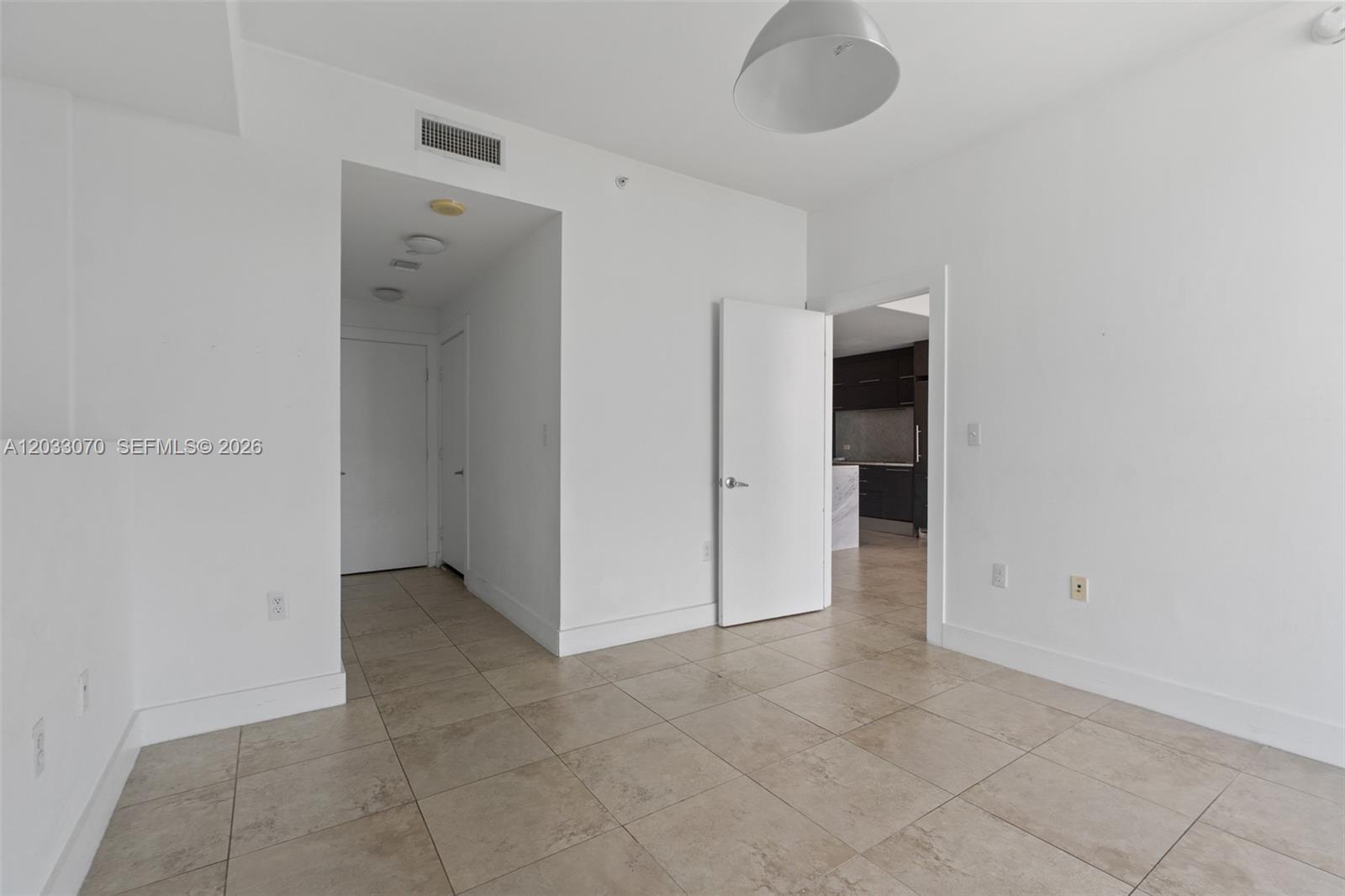 900 Biscayne Blvd #2304, Miami FL 33132