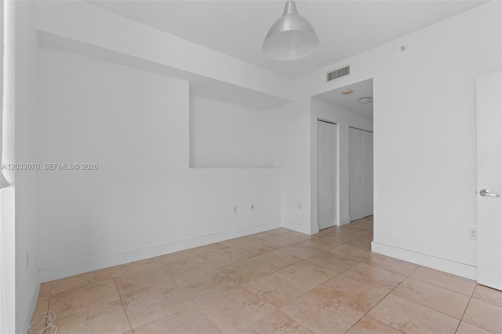 900 Biscayne Blvd #2304, Miami FL 33132
