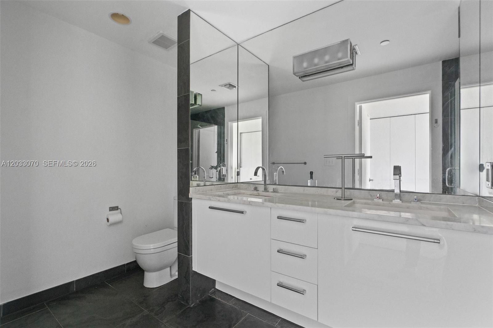 900 Biscayne Blvd #2304, Miami FL 33132